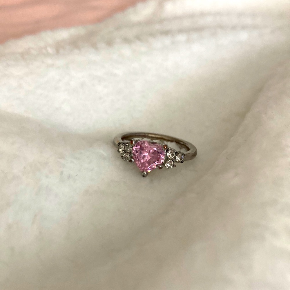Ring With pink rinestone